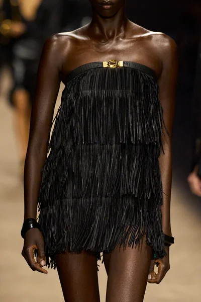 Look 18